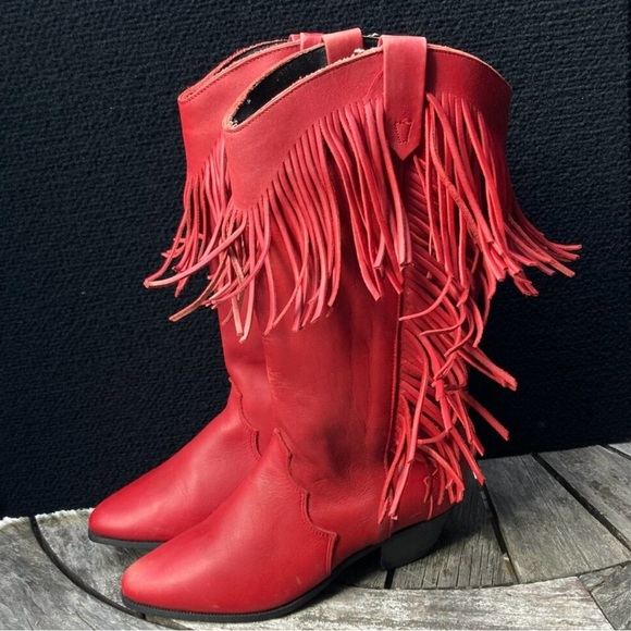 oak tree farms Shoes - OAK TREE FARMS Red fringe western cowboy boots. Size 5.